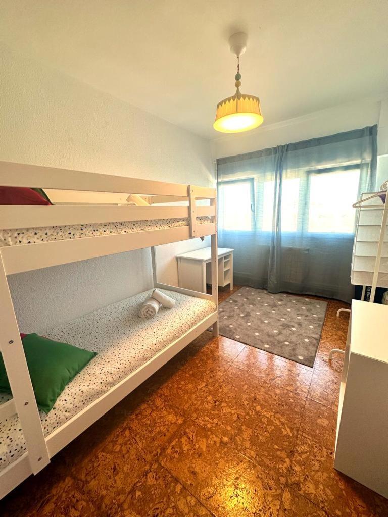 Apartamento Soleado Para 8 Personas En Santona Bagian luar foto
