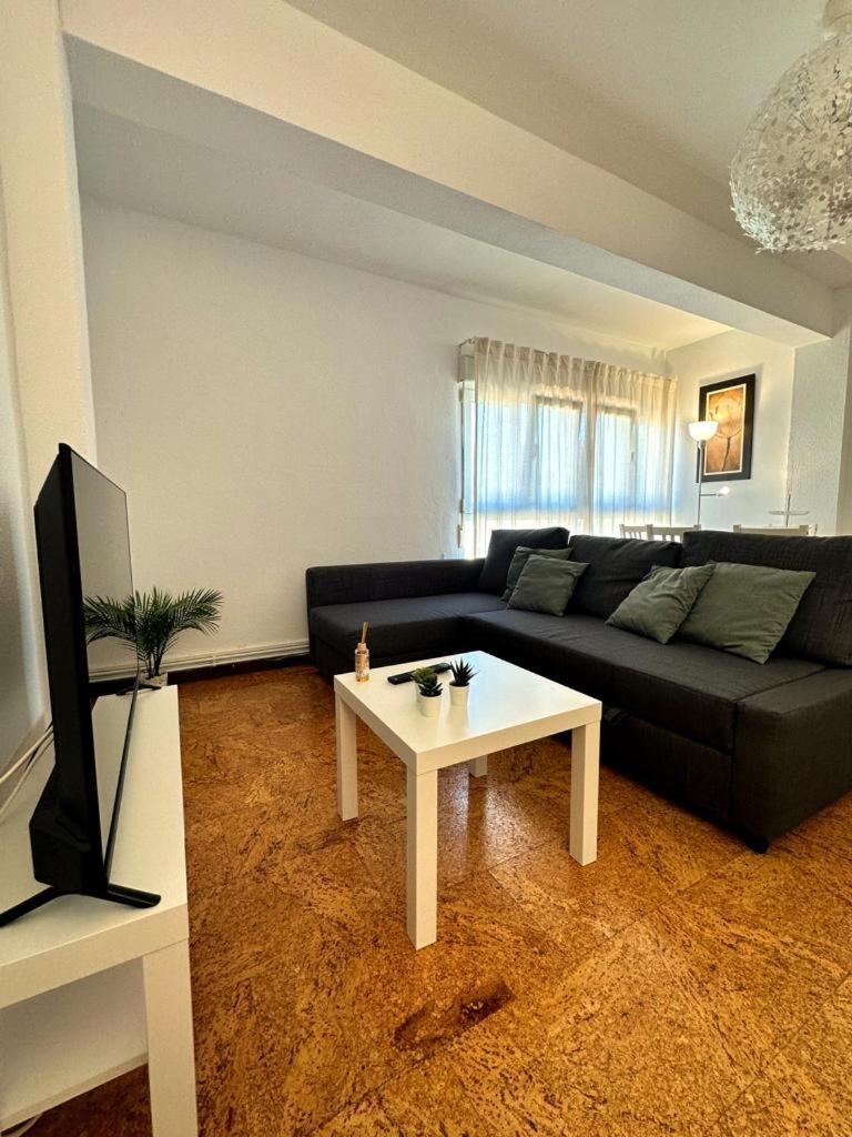 Apartamento Soleado Para 8 Personas En Santona Bagian luar foto