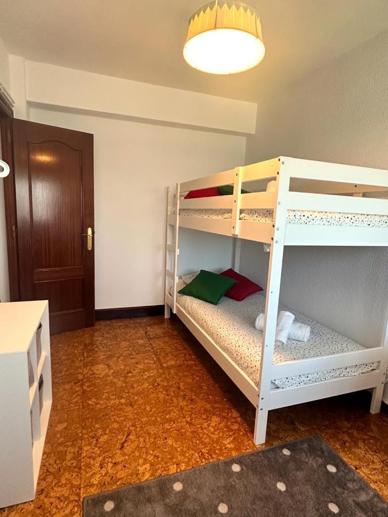 Apartamento Soleado Para 8 Personas En Santona Bagian luar foto