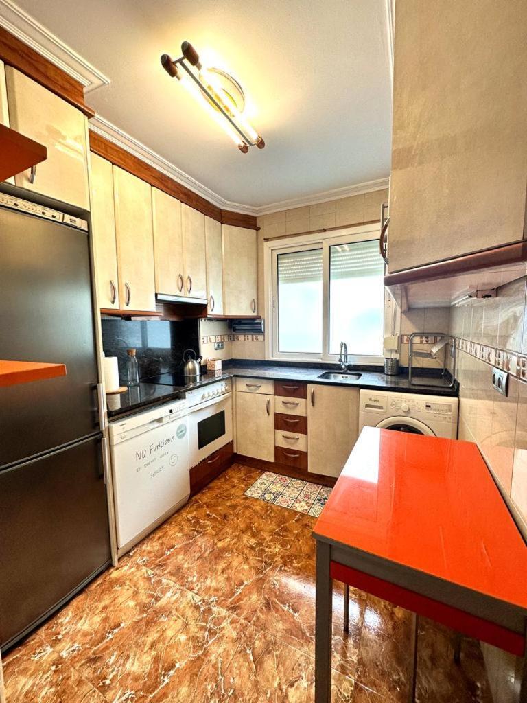 Apartamento Soleado Para 8 Personas En Santona Ruang foto